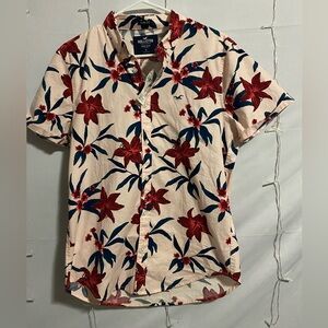 Hollister Men's Casual Floral Shirt - Red and Blue on Cream